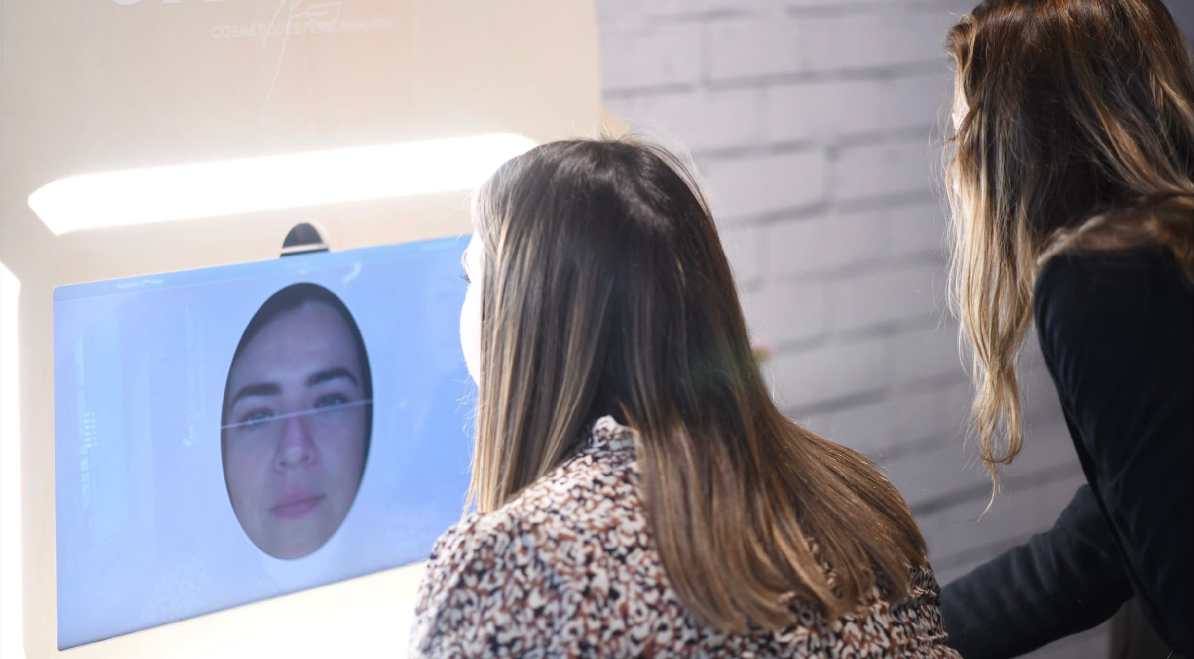 Votre peau, vraiment regardée