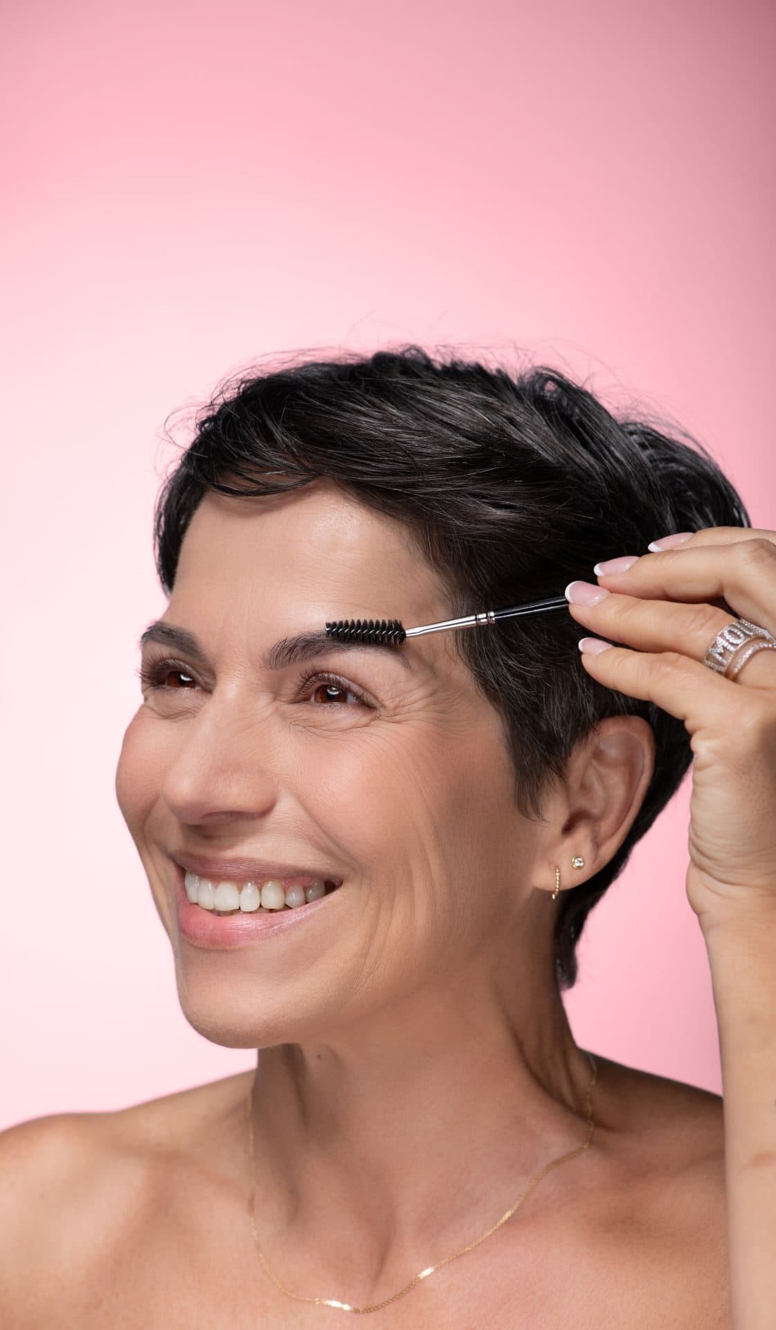 Création de la ligne des sourcils : tracé et mesure