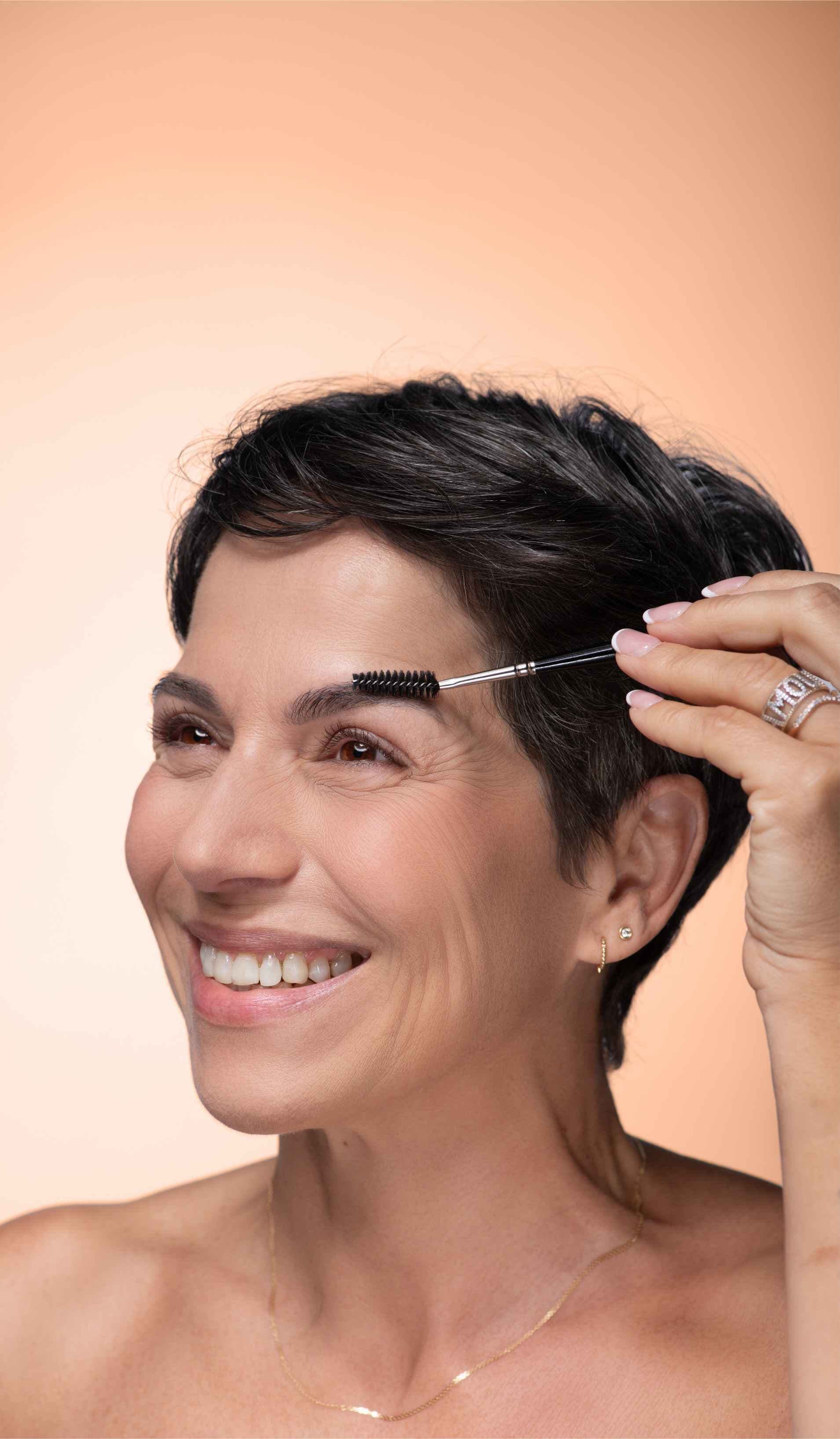 Mise en beauté des sourcils 
