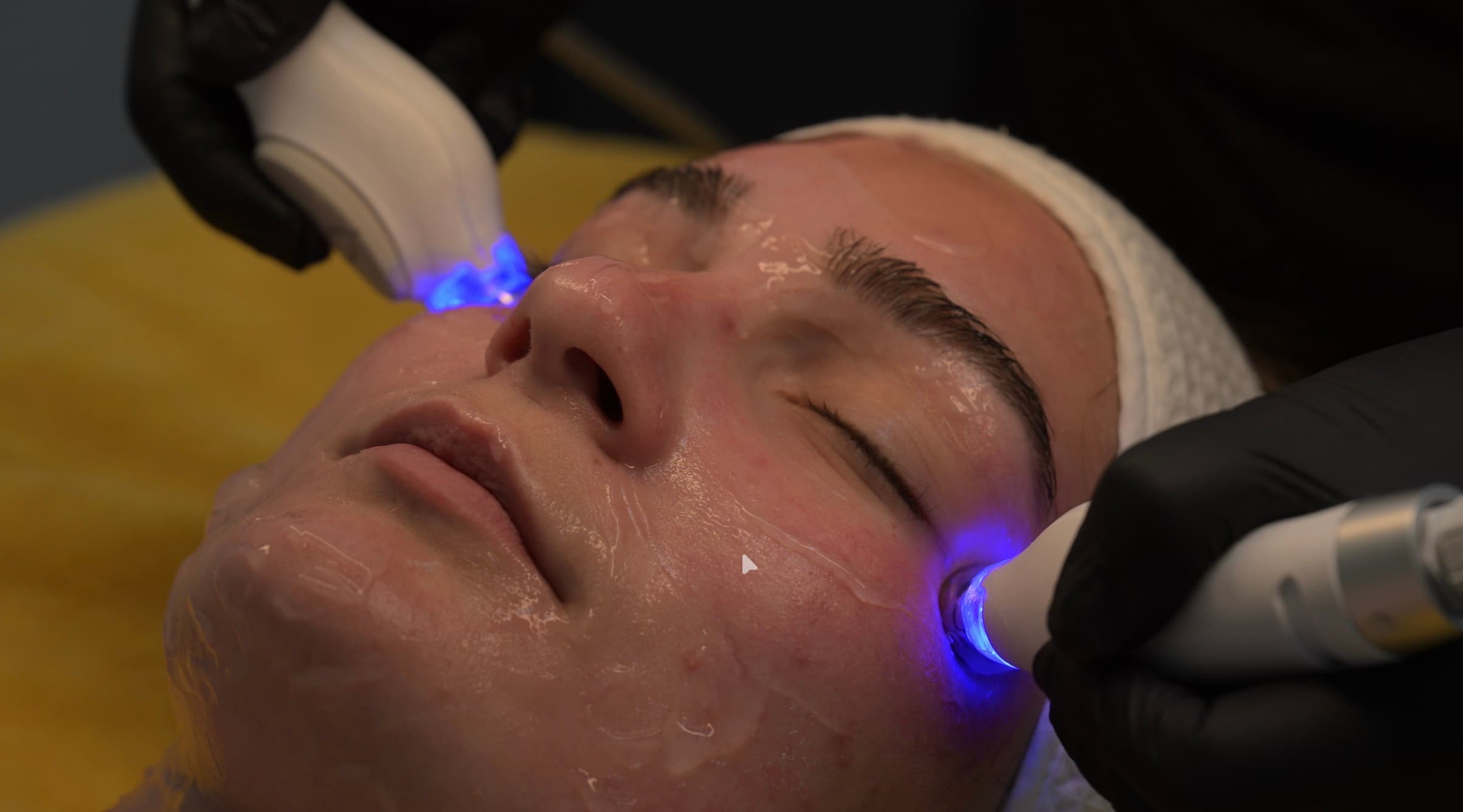 Soin Éclat du visage : application du masque
