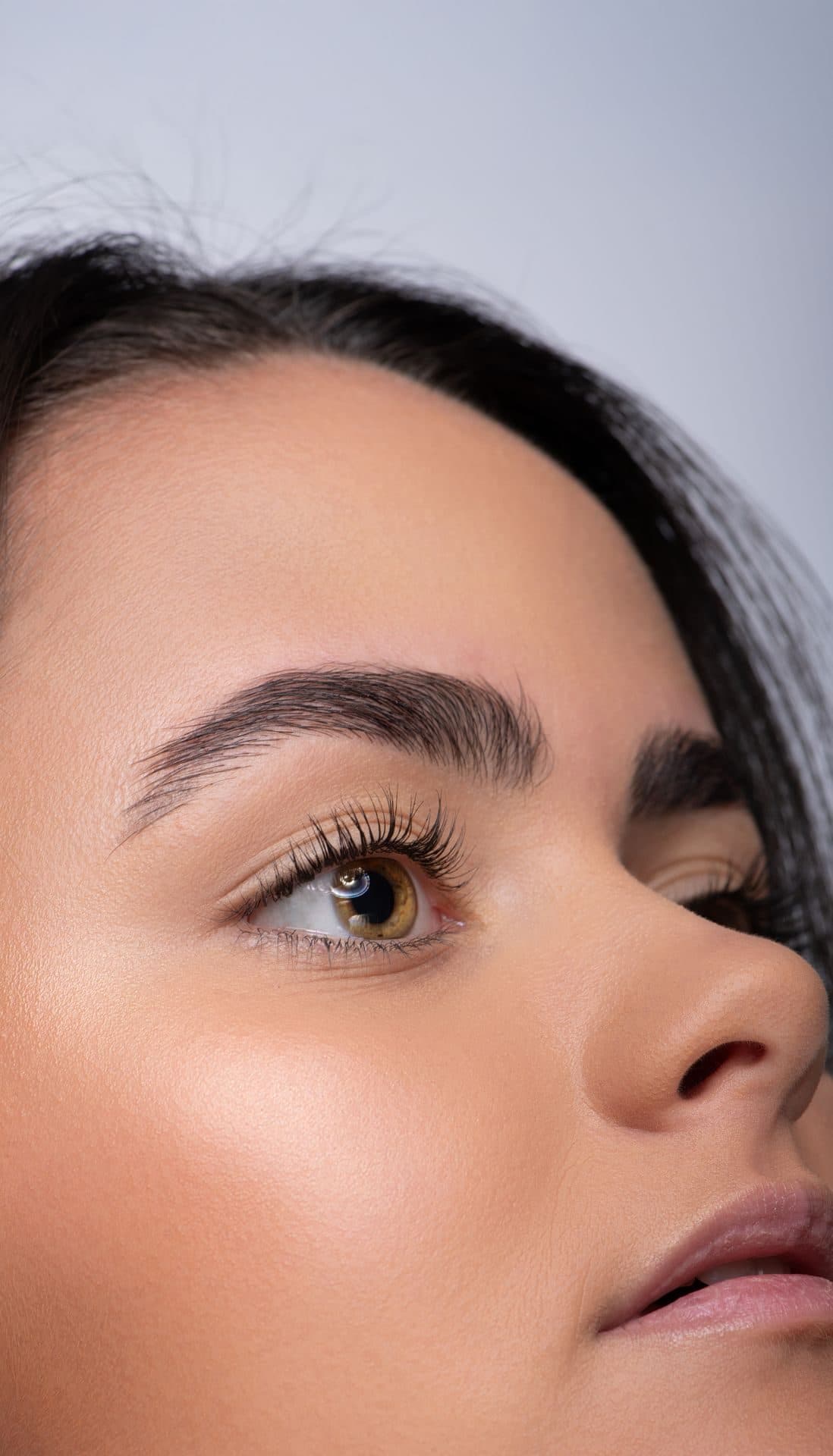 Rehaussement de cils sur une cliente
